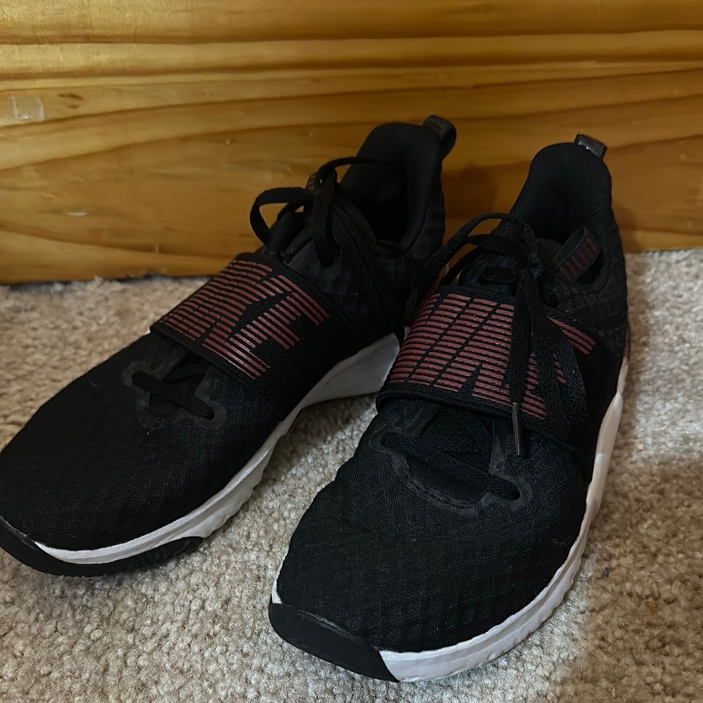 Nike Men's Black Athletic Shoes